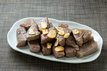 ガーリックサイコロステーキ。
