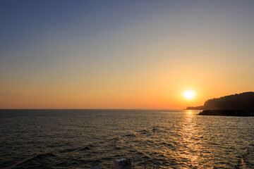 美しい大島岡田港の夜明け。

東海汽船東京湾〜伊豆諸島航路のさるびあ丸船上にて。
2023年11月1日〜5日撮影。
水中写真。

Dawn at the beautiful Okada Port on Oshima Island.

On board the ship Sarubia Maru on Tokai Kisen's Tokyo Bay to Izu Islands route.
Pho