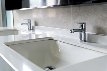 Double sink in the bathroom