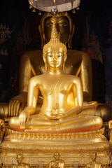The statues of Phra Phuttha Chinnasi and Phra Suwannakhet