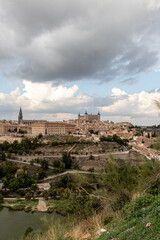 Fototapeta na wymiar Ciudad y alcázar de Toledo, España