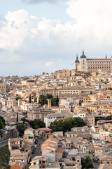 Naklejka premium Ciudad medieval y alcázar en Toledo, España