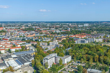 Blick auf die schwäbische Bezirkshauptstadt Augsburg rund um das Prinz-Karl-Viertel