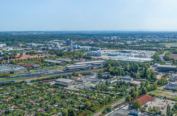 Ausblick auf Augsburg aus der Luft, Blick nach Südosten über die Bahnanlagen zur Messe