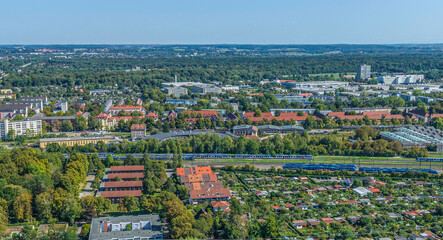 Ausblick auf Augsburg aus der Luft, Blick zum Eisenbahnmuseum im Bahnpark