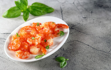 boiled shrimp in sweet chili sauce