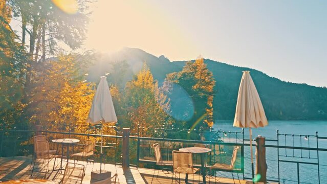 Sunrise at Bar in front of the lake