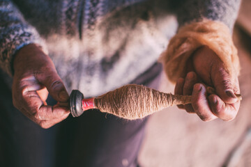 manos trabajando, artesano