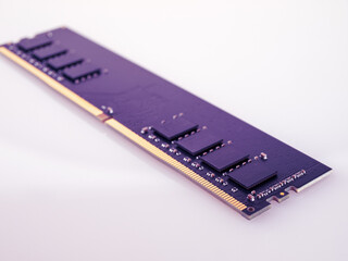 RAM modules to assemble a computer, choosing the right components for a computer, types of RAM...