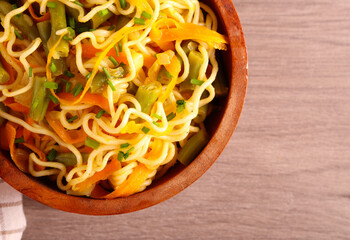 noodles with carrot and beans