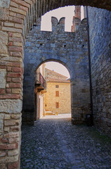 Obraz premium Inside the walls of Vigoleno castle.