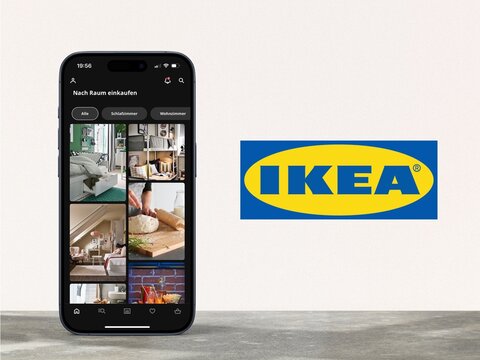 Modernes Smartphone zeigt App des Einrichtungskonzerns IKEA, Logo des multinationalen M&ouml;belhauses daneben, M&ouml;bel, Dekoration, Einrichtung, E-Commerce, Internet, Versand