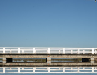 Obraz premium bridge reflection