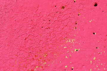 Wand, Mauer Putz löchrig, Graffiti in rosa gelb, rauer Hintergrund für Design, Web, mit Platz...