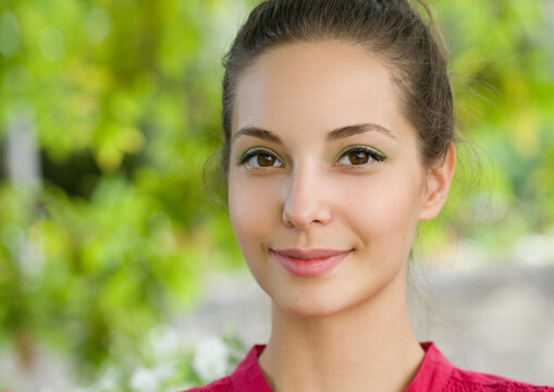 Beautiful friendly young brunette.