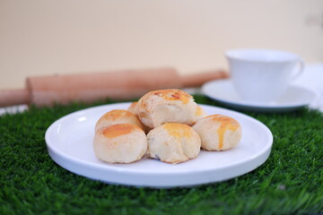 Bakpia, Bakpia Pathok is a typical Yogyakarta food made from a mixture of green beans, cheese and sugar, which is wrapped in flour, then baked.