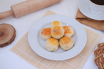 Bakpia, Bakpia Pathok is a typical Yogyakarta food made from a mixture of green beans, cheese and sugar, which is wrapped in flour, then baked.
