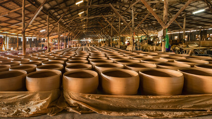 Traditional Thai-style dragon jars in Ratchaburi factory, Thailand - obrazy, fototapety, plakaty