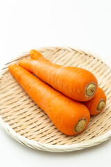 白背景にニンジン