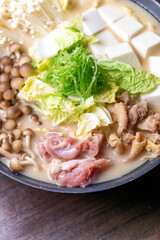 鶏肉の白湯（パイタン）鍋