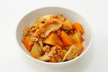 豚キムチ肉じゃが