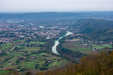 Fototapeta na wymiar Gorizia e il fiume Isonzo