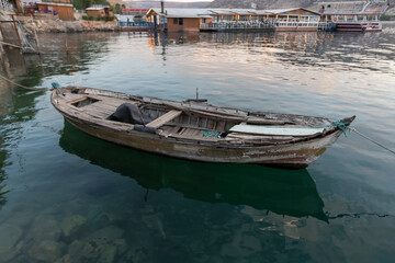 Fototapeta na wymiar Gaziantep Halfeti view. They are boats and look great at sunset.