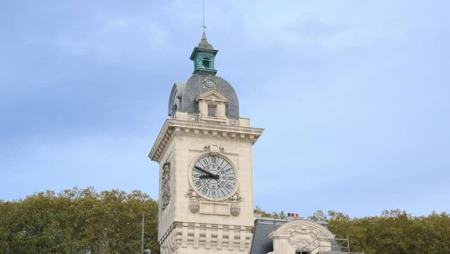 Horloge gare de Bayonne