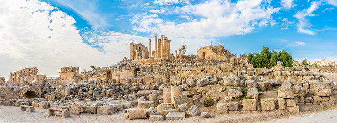 Panoramic view at the ruins of Deacon house with Teple of Zeus in Archaeological complex of Jerash in Jordan