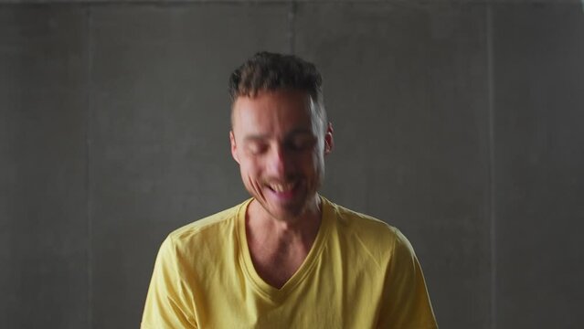 Spontaneous Laughter: The Joyful Improvisation of a Comedic Actor