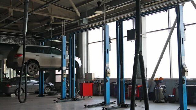 Service maintenance of cars. Garage. Tire service.