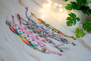 Bracelets brésiliens - bracelets d'amitié colorés - texture colorée - création artisanale avec...