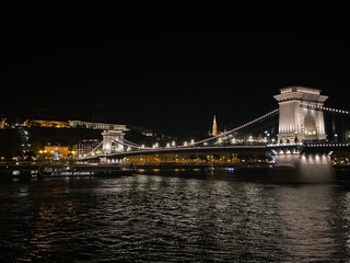 Fototapeta premium night view of the river , chain bridge Budapest
