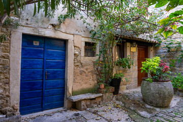 Fototapeta na wymiar charming little village in Croatia called the istrian Toscana with stone walls and nice doors and windows