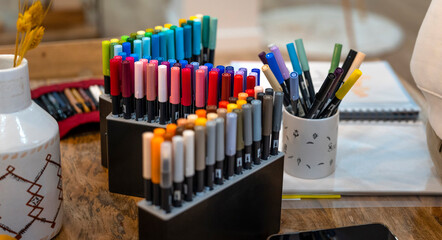 Art lettering workshop. Learning to draw letters. College classes.