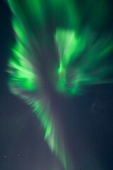 Aurores boréales au dessus des montagnes norvégiennes