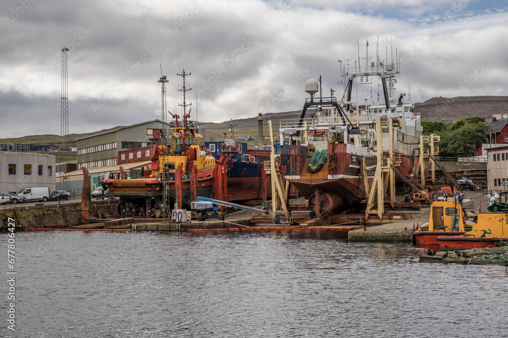 Wall mural fishing boats in the port