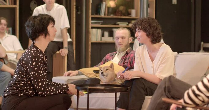 Learning from others Participants can gain valuable lessons and insights from the experiences and stories of others, which generates positive emotions. She is aware of a perceptual error.