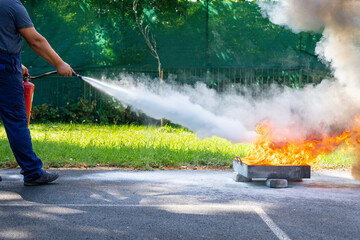 Demonstration of a kitchen fire on a firefighting day	
