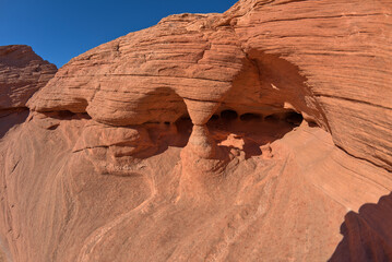 Beehive Rock Mini-Arch at the New Wave