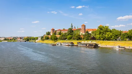 Schilderijen op glas Historic city centre of Krakow, Poland with Wawel castle and Wisła river on a beautiful summer day as part of the UNSESCO World heritage © Photofex