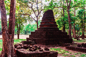 Cultural Landmarks: The historical Emerald Ancient City is an ancient civilization in Sukhothai Province in Thailand.