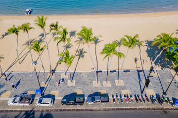 Obraz premium Pattaya Thailand, a view of the beach alongside the renovated new beach road. drone aerial view of the Pattaya beach