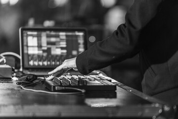 Table de mixage d'un DJ