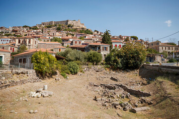 Obraz premium Traditional Greece. Lesvos island, view of town Molyvos (Mithymna) with old castle above