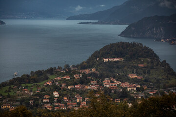 Fototapeta na wymiar spectacular and beautiful towns on Lake Como and its incredible Italian mountains