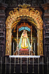 Statue of Mary and Jezus in a church © Ulrike