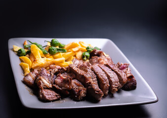 RACION DE CARNE CON PATATAS