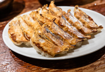 焼き餃子