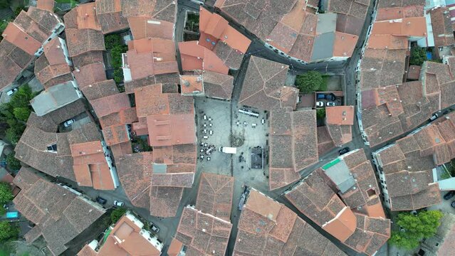 San Mart&iacute;n de Trevejo Espa&ntilde;a Aldeas Arquitectura Tradicional paisajes rurales cultura celta pueblos fronterizos turismo Extremadura casas de pizarra monta&ntilde;as Sierra Gata Naturaleza Viajes Destinos